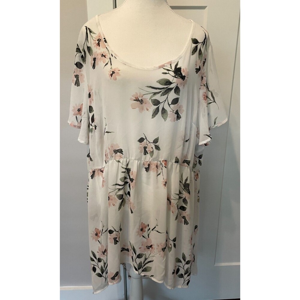 TORRID Womens Hi-Lo TOP Short Sleeve WHITE Green Pink FLORAL Size 4 (4X 26)